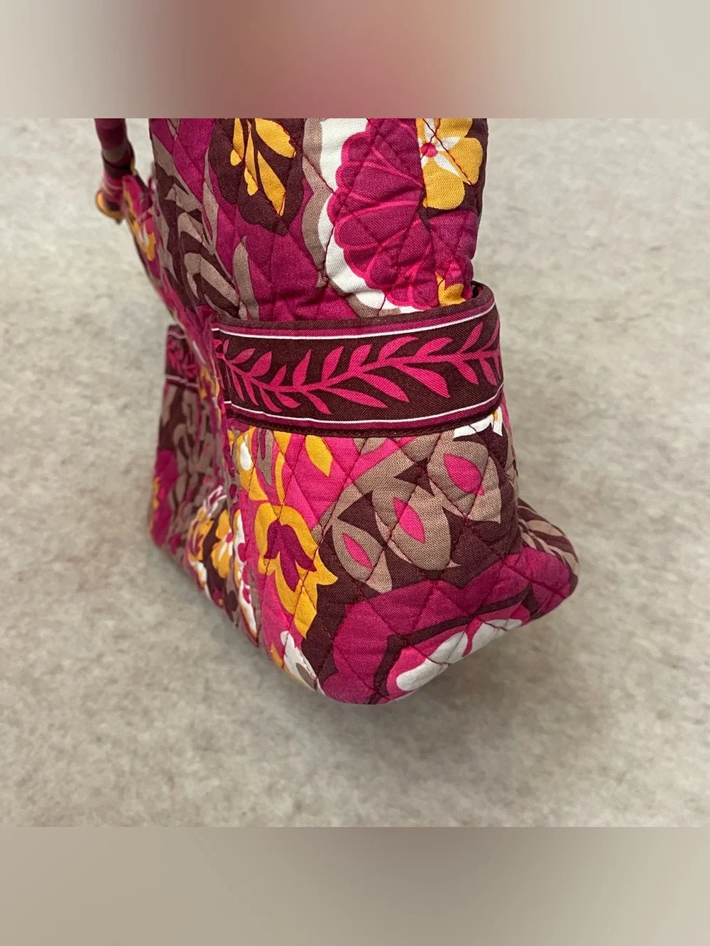 Vera Bradley Retired Gabby in Carnaby Top Handle Zip Quilted Floral Pink Purse